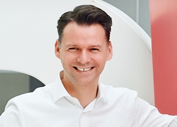 Prof. Dr. Tobias Kollmann Prof. Dr. Tobias Kollmann
