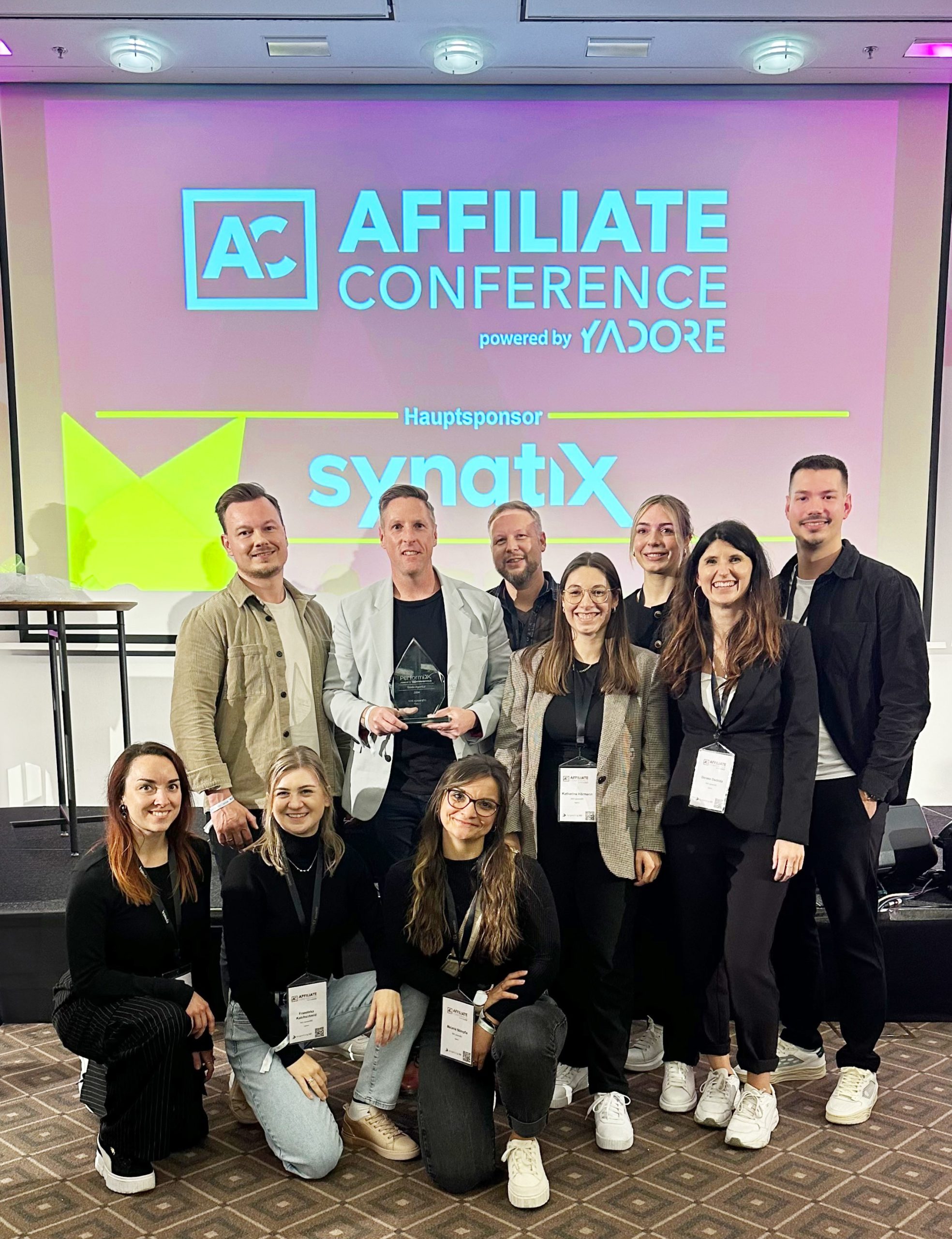 performixx-award-2024-beste-affiliate-agentur Das Team bei der Affiliate Conference